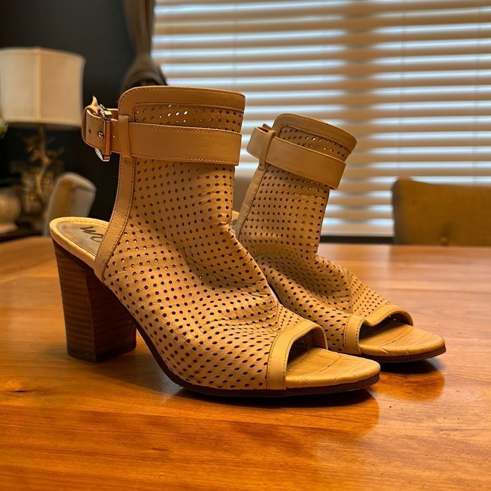 Sam Edelman‎ Emmie block heel with cut out